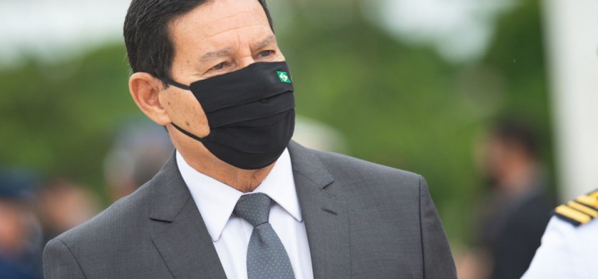 BRASILIA, BRAZIL - NOVEMBER 19: Brazilian Vice President Hamilton Mourão, looks after Commemorates Brazilian Flag Day amidst the coronavirus (COVID-19) pandemic at the Planalto Palace on November 19, 2020 in Brasilia. Brazil has over 5.945,000 confirmed positive cases of Coronavirus and has over 167,455 deaths. (Photo by Andressa Anholete/Getty Images)