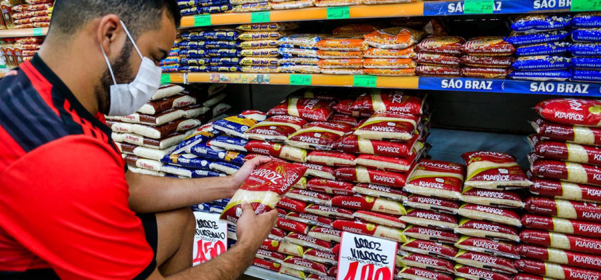 Maceió, 09 de setembro de 2020 
Aumento abrupto no preço dos pacotes de arroz nos supermercados de Maceió. Alagoas - Brasil.
Foto: ©Ailton Cruz