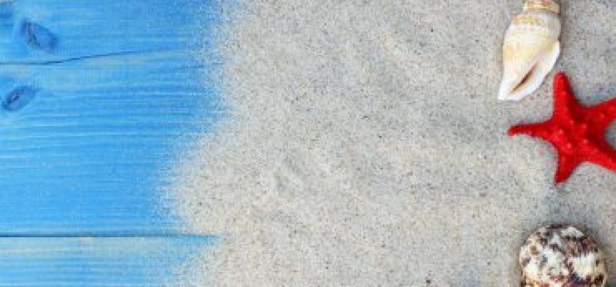 Summer-background-with-sea-shells-and-red-star-with-sand-on-blue-wooden-planks.-Copy-spacepanna-yulkas-370x297-1